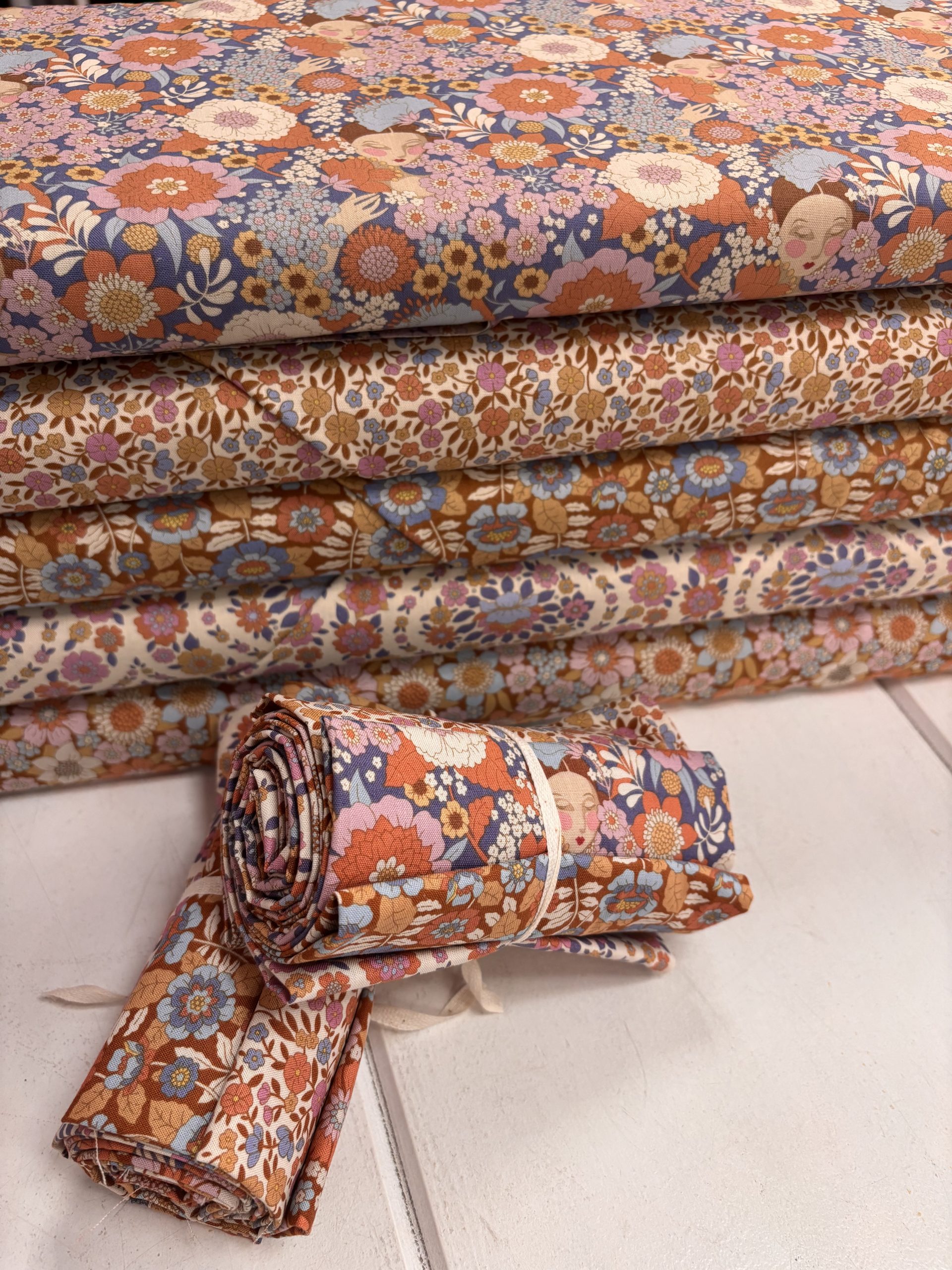 Tilda ‘Wallflower’ - 5 Fat Quarter Bundle (Thristle)