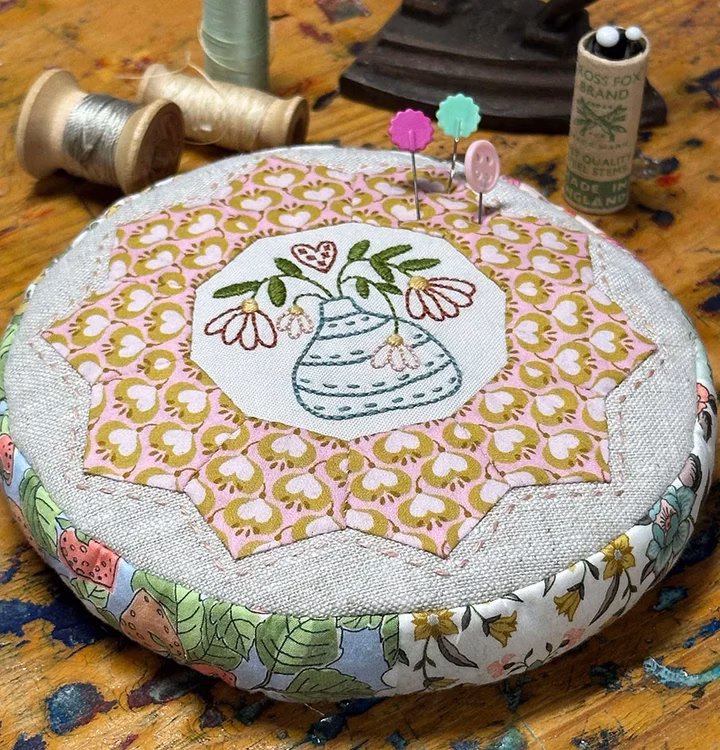‘Lazy Day’ Tote & Pincushion Pattern by the Birdhouse Patchwork Designs - Image 6